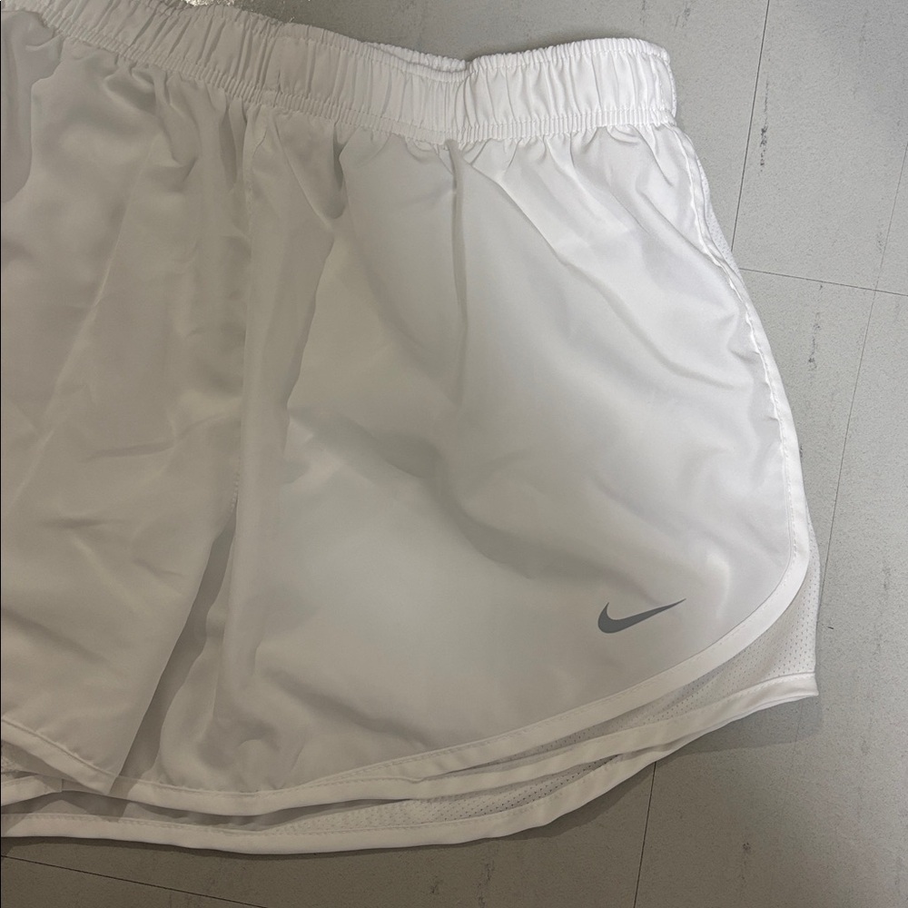 Nike Tempo Dri Fit Running White Shorts Size XL - Picture 3 of 5